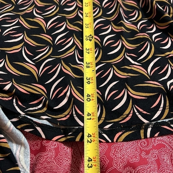 BODEN wrap dress in stylish print. Black/tan/light coral. Like new 8L - Picture 8 of 12